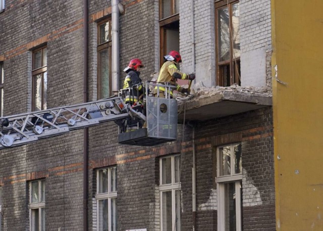 W poniedziałek, 25 lutego, na poznańskim Łazarzu zawalił się balkon w jednej z kamienic przy Chełmońskiego.