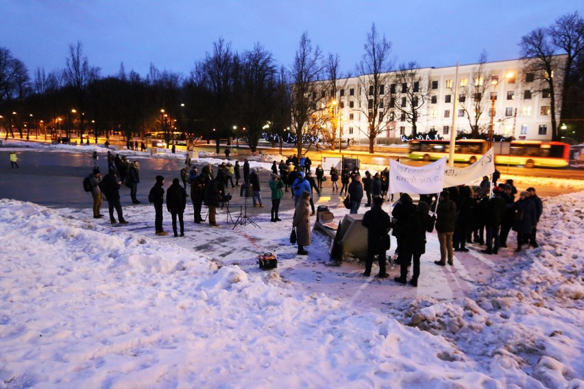 Protest studentów w Lublinie. Zebrali się na placu Teatralnym (ZDJĘCIA, WIDEO)