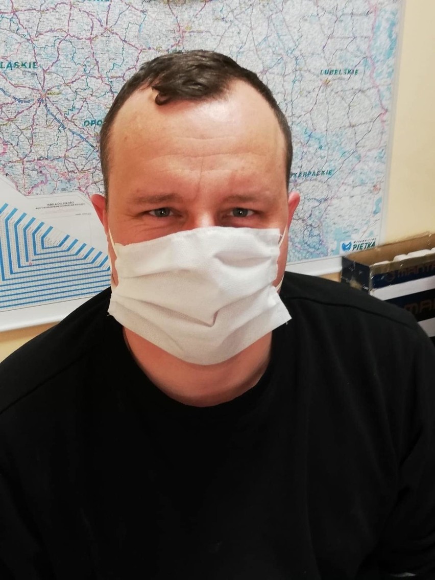 Koronawirus - gmina Gniew. Miejscowe firmy szyją maseczki i produkują stanowiska do dezynfekcji rąk #zarażamydobrem [ZDJĘCIA]