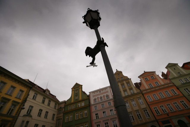 Wrocławskie krasnale to nie jedyni przewodnicy polskich miast, choć na pewno najbardziej rozpoznawalni.