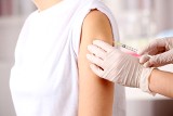 Opóźnienie drugiej dawki szczepionki to większa skuteczność ochrony przed COVID-19. Badania na poparcie nowej strategii programu szczepień