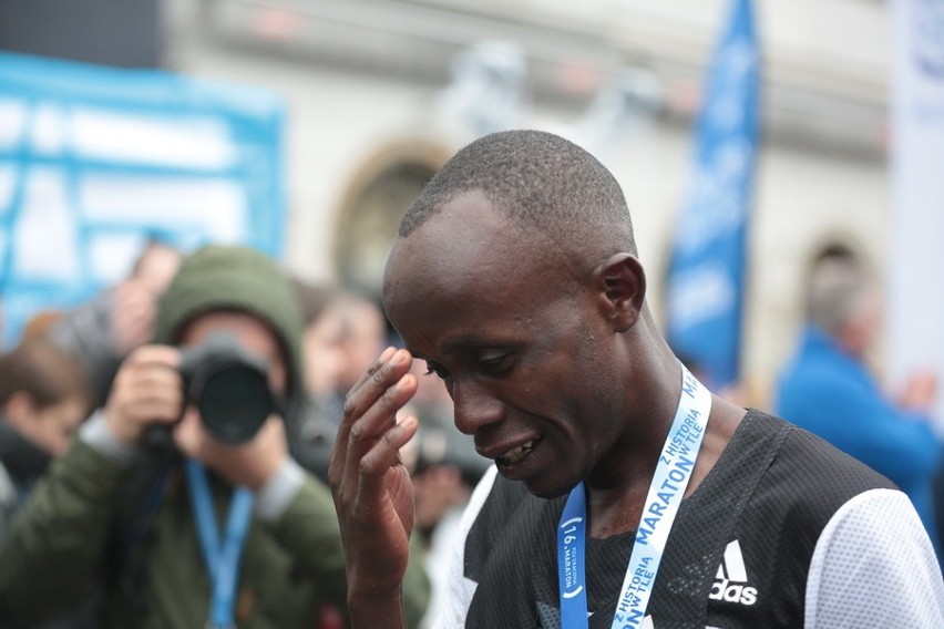 CRACOVIA MARATON 2017. ZDJĘCIA, WYNIKI, ZNAJDŹ SIĘ NA...