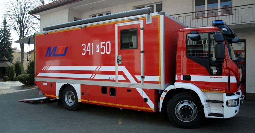 Strażacy z Podkarpacia mają nowy samochód za blisko milion złotych. Będzie na wyposażeniu KM PSP Krosno [ZDJĘCIA]