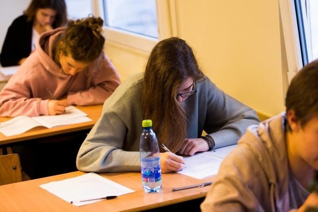 Egzamin gimnazjalny w regionie częstochowskim rozpoczął się bez przeszkód