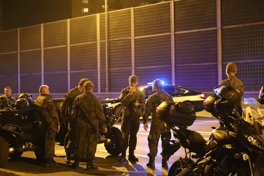 Próbna defilada w Katowicach. Żołnierze i czołgi na w środku nocy na al. Roździeńskiego. Zobaczcie ZDJĘCIA