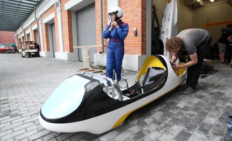 Superoszczędne auto studentów PŁ. Ekologiczna Strzała będzie się ścigać na ulicach Rotterdamu 