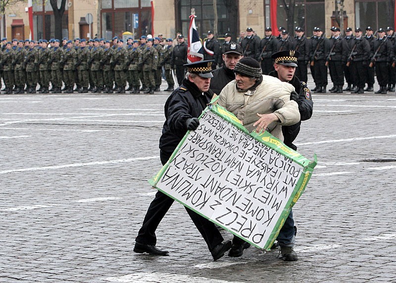 Glówne obchody Świeta Niepodleglości na placu Zwyciestwa  w...