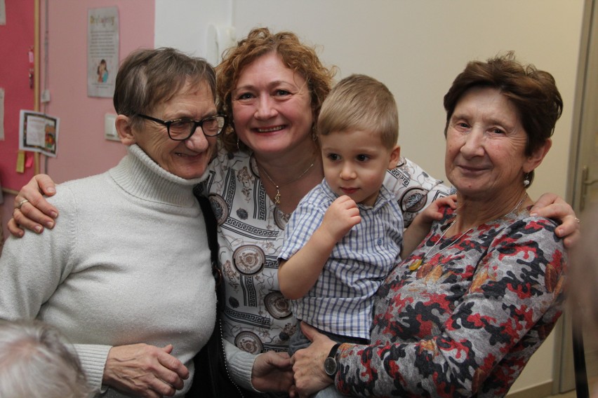 Spotkanie z babciami i dziadkami w brzezińskim żłobku "Maluch"