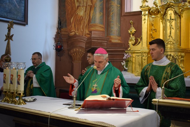 Centralne uroczystości Diecezjalnego Dnia Chorych odbyły się w kościele pod wezwaniem Ducha Świętego w Sandomierzu pod przewodnictwem Biskupa Sandomierskiego Krzysztofa Nitkiewicza.