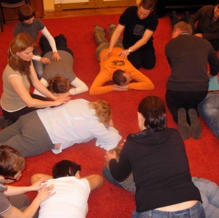 Kurs masażu podczas warsztatów cieszył się wielkim zainteresowaniem.