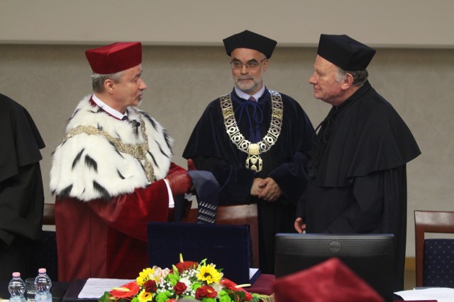 Prof. John Malcom Swales doktorem honoris causa UŚ