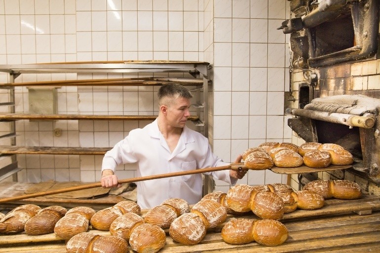 Zobacz na kolejnych slajdach gdzie kupisz najlepsze pieczywo...