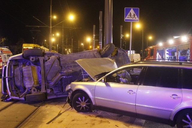 Siedem osób zostało rannych w wypadku na skrzyżowaniu Łagiewnickiej i Inflanckiej
