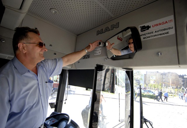 Sposobem na poprawę bezpieczeństwa w autobusach Szczecińsko-Polickiego Przedsiębiorstwa Komunikacyjnego są m.in. kamery zamontowane w niektórych autobusach.