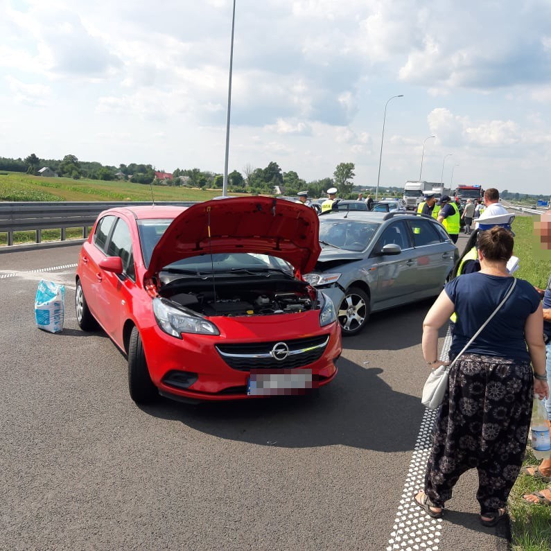 Na autostradzie A4 w Gorliczynie zderzyły się trzy samochody. Utrudnienia