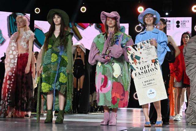 Dominika Rozkrut - najlepsza projektanta "Off Fashion" 2023. Młoda artystka rozbiła tego wieczoru prawdziwy bank nagród.