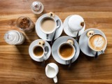 Takie są zaskakujące skutki uboczne picia kawy rano. To się dzieje kiedy wypijesz kawę na pusty żołądek. Tak reaguje twój organizm