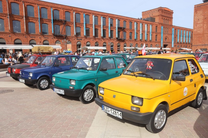 Zlot "maluchów" w 20 rocznicę zakończenia produkcji. Fiaty 126 p pojawiły się w sobotę w Manufakturze i na Piotrkowskiej