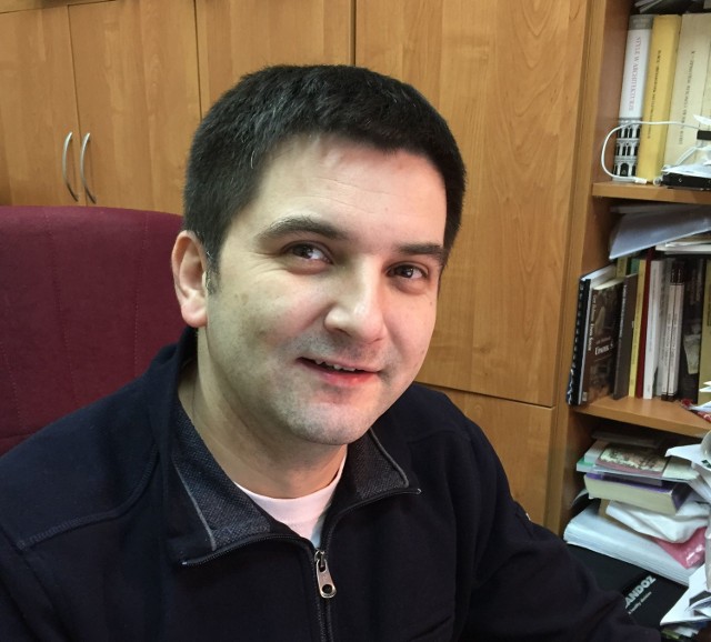Dr. Piotr Guzowski w instytucie historii UwB zajmuje się historią gospodarczą.