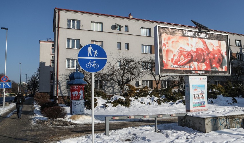 Antyaborcyjny billboard zawiesiła w Rzeszowie Fundacja...