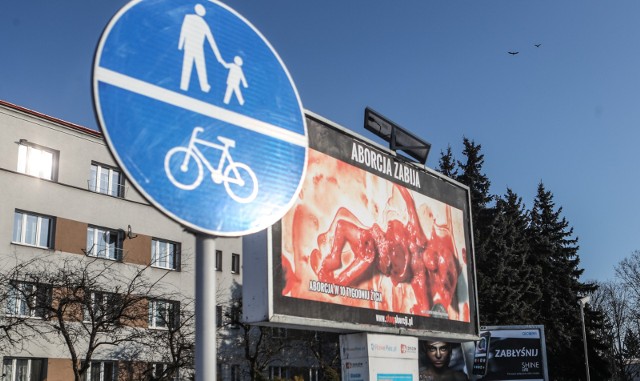 Antyaborcyjny billboard zawiesiła w Rzeszowie Fundacja Pro-Prawo do Życia.