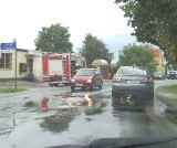 Plama oleju na drodze w Kobylicach