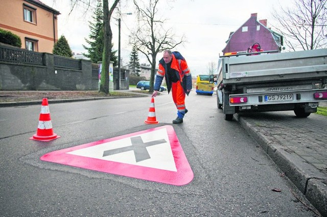 Na osiedlu Słowińskim obowiązuje już ograniczenie prędkości do 30 km/h. Skrzyżowania są tam równorzędne. 