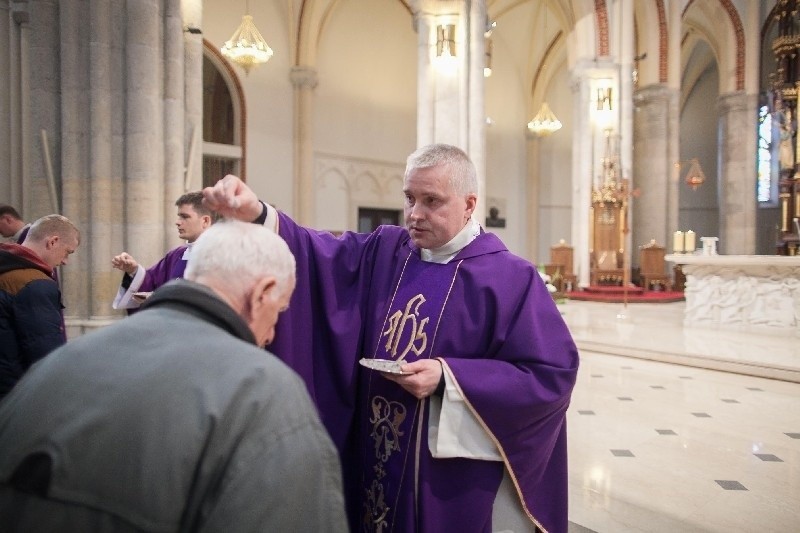 Środa Popielcowa. Rozpoczyna się Wielki Post