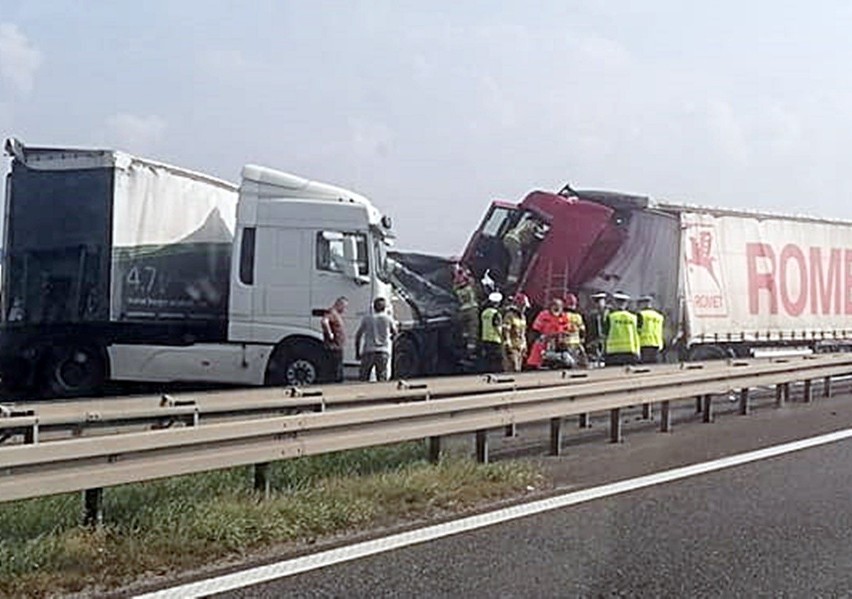 Wypadek na autostradzie A4. Zderzyły się TIRy.