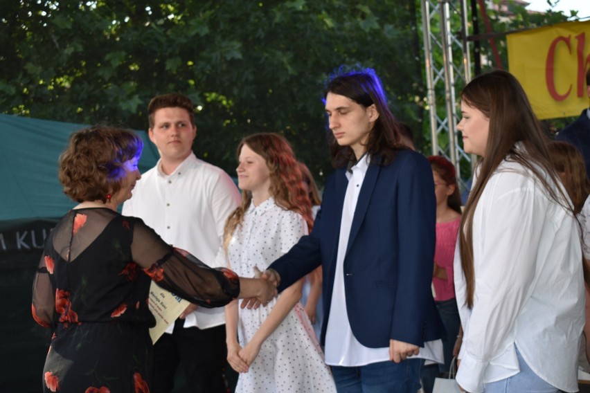 Uczniowie ze Świętokrzyskiego wśród nagrodzonych w konkursie "Nasi sąsiedzi - Żydzi"