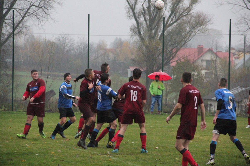 Łowce (niebieskie) pokonały Rudołowice 4:3.