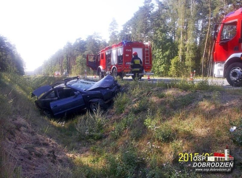 Na prostym odcinku drogi krajowej nr 46 kierowca opla astry...