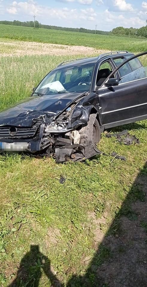 Wypadek na trasie Mościska - Topolany. Dwie osoby trafiły do szpitala [ZDJĘCIA]