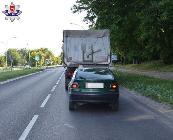 Kolizja w Zamościu z tragicznym finałem. Pasażerka nagle zasłabła. Nie udało jej się uratować 