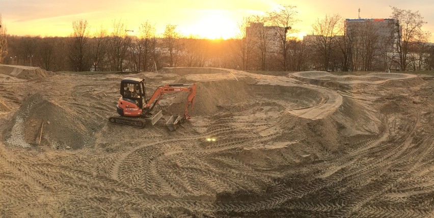 Budowa toru do pumptracka na Wzgórzu Andersa