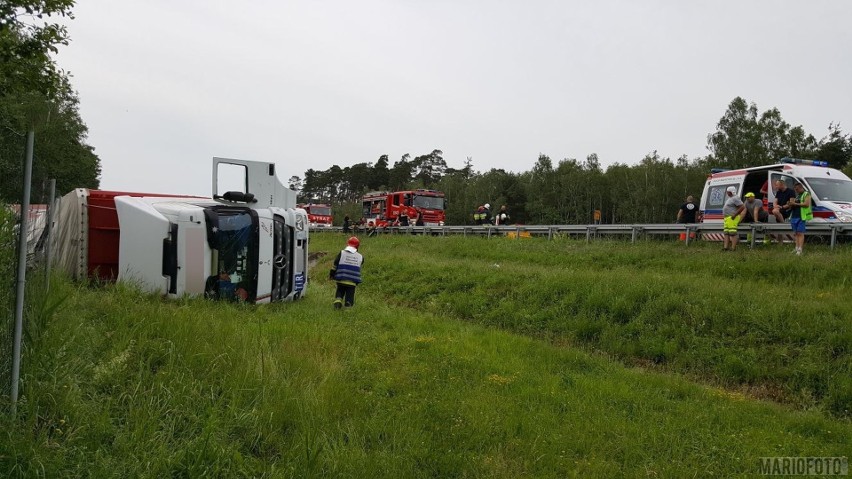 Wypadek na autostradzie A4 na wysokości Niemodlina.