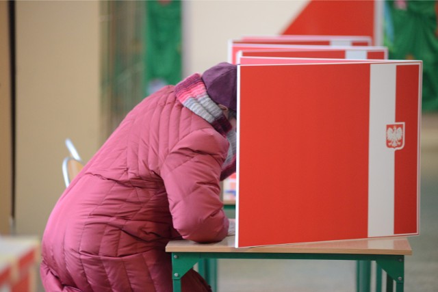 Wybory samorządowe 2018. W jakich godzinach można głosować? Sprawdź godziny otwarcia lokali wyborczych