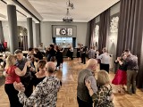 Mnóstwo ludzi na parkiecie Miejskiego Centrum Kultury w Skarżysku-Kamiennej. Pary z całej Polski tańczyły tango milonga