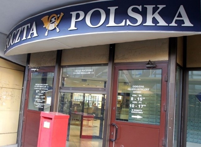 Pracownicy ochrony Poczty Polskiej: - Z naszych pensji nie da się utrzymać rodziny. My musimy dorabiać.