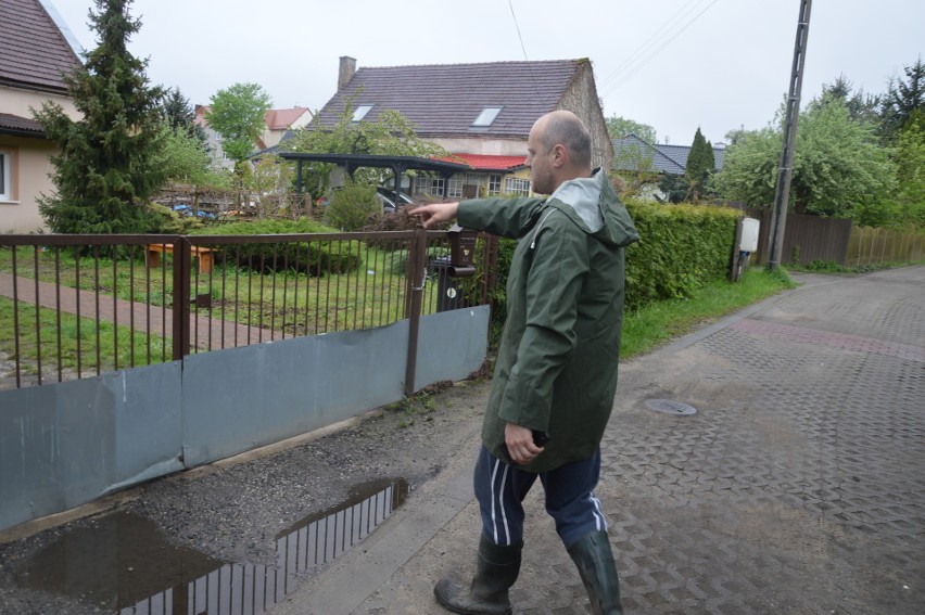 Po każdym większym deszczu ulica Mokra w Zielonej Górze stoi...