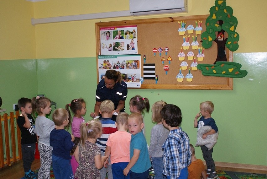 Kozienicka policja odwiedziła przedszkolaków