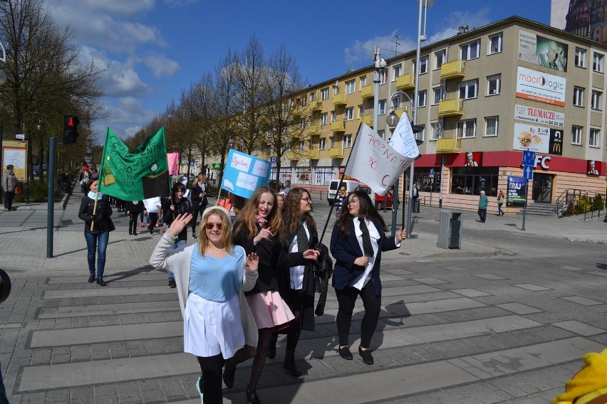 Częstochowa: Parada postaci literackich przeszła przez Aleje...