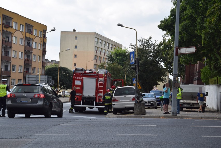 Stargard. Zderzenie ciężarówki z samochodem osobowym. Nikt nie ucierpiał 