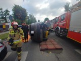 Groźny wypadek w Grudziądzu. Auto przewróciło się na bok