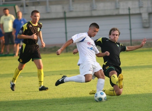 Piłkarze Siarki Tarnobrzeg swój pucharowy mecz z Orłem w Rudniku rozegrają w  środowe popołudnie.
