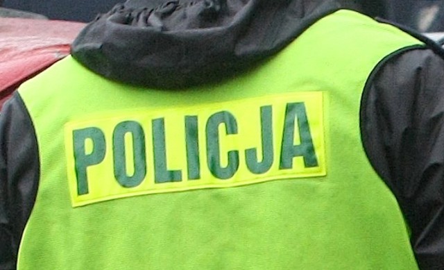 Policjanci z Bochni chcieli zatrzymać samochód, ale 14-latek zignorował sygnały świetlne i dźwiękowe. Przyspieszył i zaczął uciekać