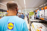 W sklepach Lidl rozdają pożyteczną rzecz za darmo. Ale trzeba spełnić pewien warunek. Ceramiczne skarbonki czekają