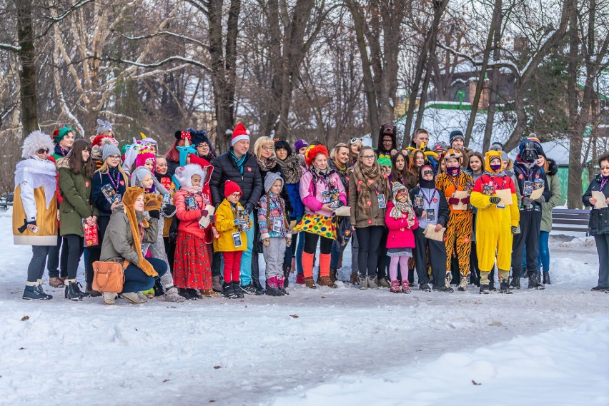 WOŚP 2019. Korowód przebranych mieszkańców rozpoczął 27. finał WOŚP w Nowym Sączu [ZDJĘCIA]