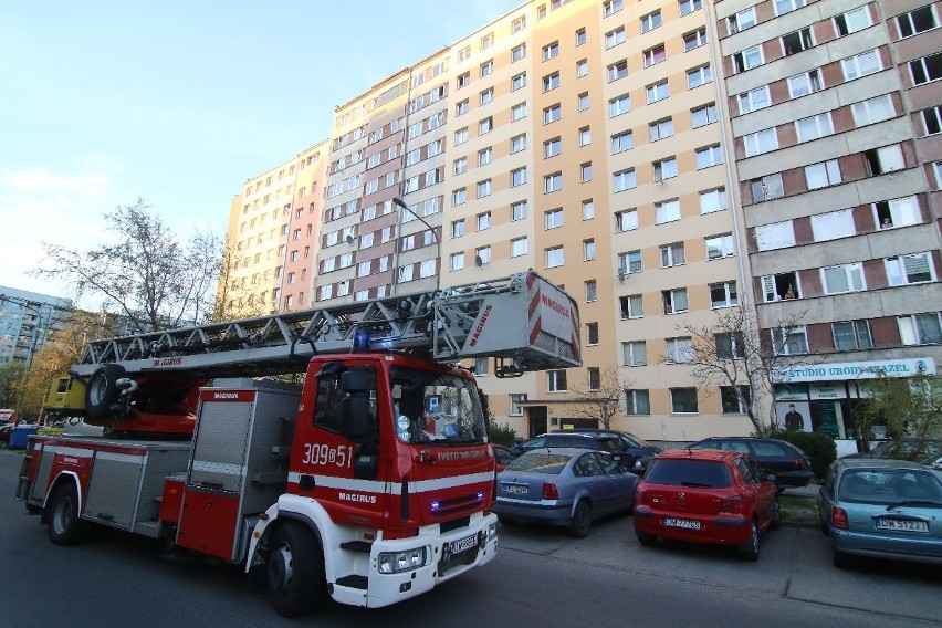 Pożar mieszkania na Gaju. Pijany lokator zapomniał o potrawie na gazie 