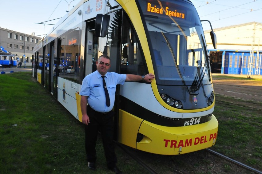 9. Kierowcy autobusów i tramwajów miejskich, motorniczy,...